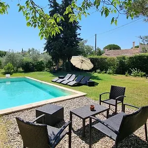 les-cabanons-de-loliveraie.fr-provencehotel.com/